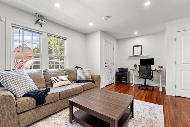 12 Waters St 12, Salem, MA 01970