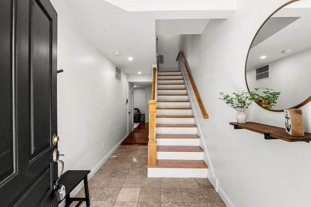 12 Waters St 12, Salem, MA 01970
