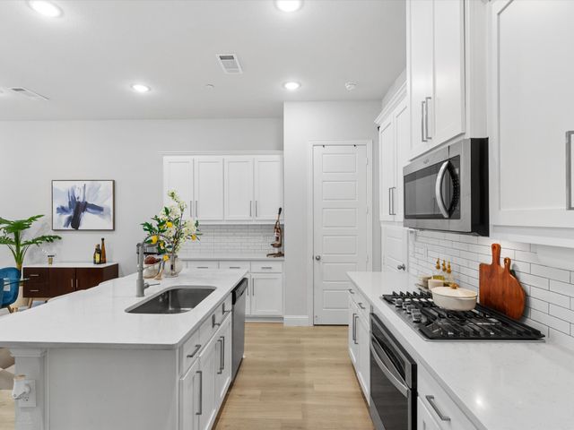 1903 Melinda Lane, Farmers Branch, TX 75234
