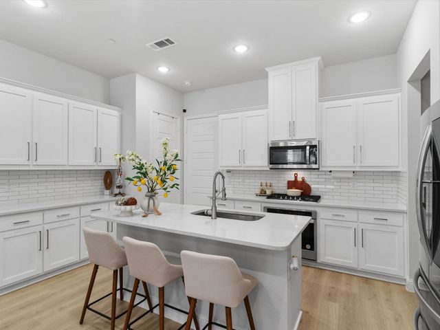 1903 Melinda Lane, Farmers Branch, TX 75234