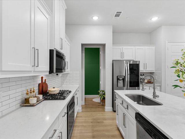 1903 Melinda Lane, Farmers Branch, TX 75234