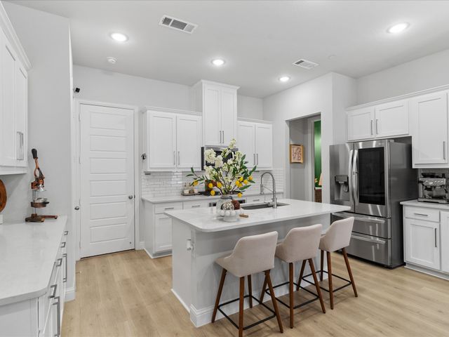 1903 Melinda Lane, Farmers Branch, TX 75234