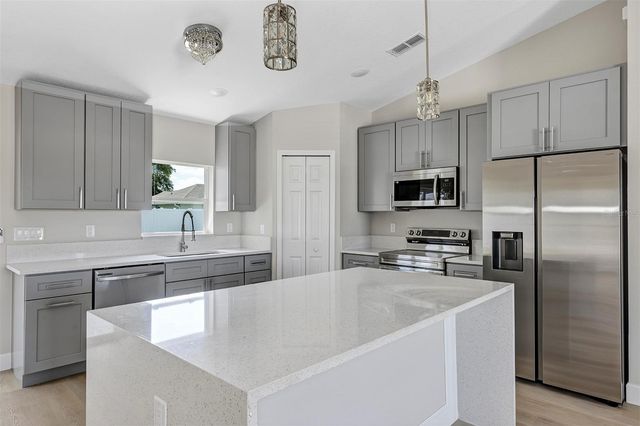 10431 SW 140TH AVENUE, Dunnellon, FL 34432