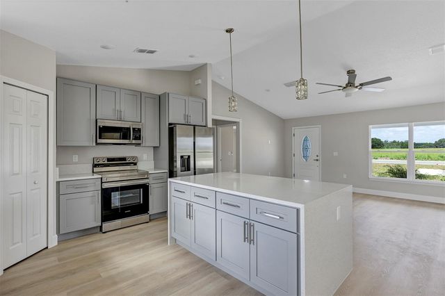 10431 SW 140TH AVENUE, Dunnellon, FL 34432