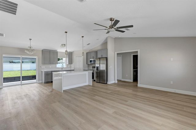 10431 SW 140TH AVENUE, Dunnellon, FL 34432