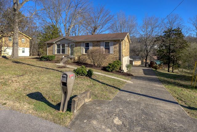 630 Debbie Dr, Hermitage, TN 37076