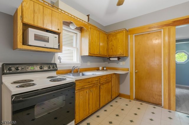 127 Elizabeth St, South Bound Brook Boro, NJ 08880