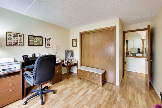 6455 W Belle Plaine Avenue 411, Chicago, IL 60634