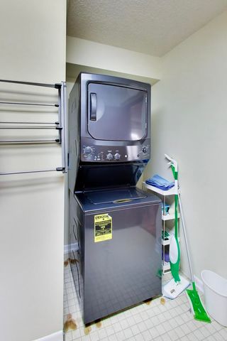 6455 W Belle Plaine Avenue 411, Chicago, IL 60634