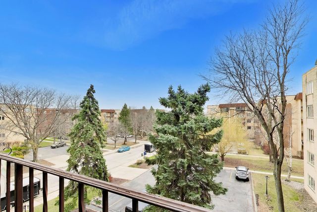 6455 W Belle Plaine Avenue 411, Chicago, IL 60634