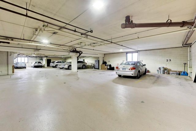 6455 W Belle Plaine Avenue 411, Chicago, IL 60634