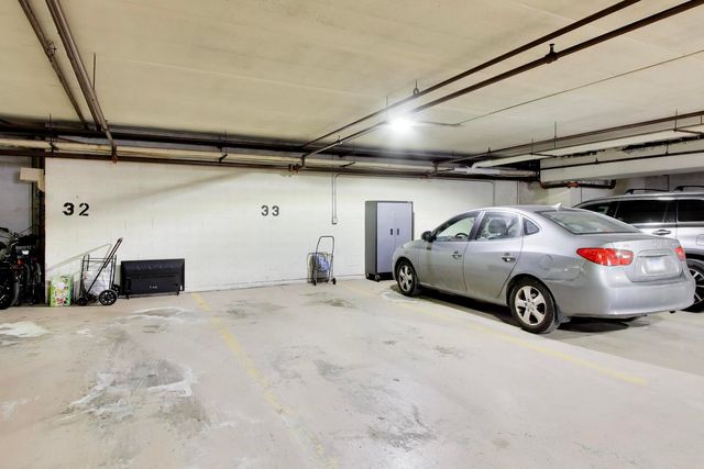 6455 W Belle Plaine Avenue 411, Chicago, IL 60634