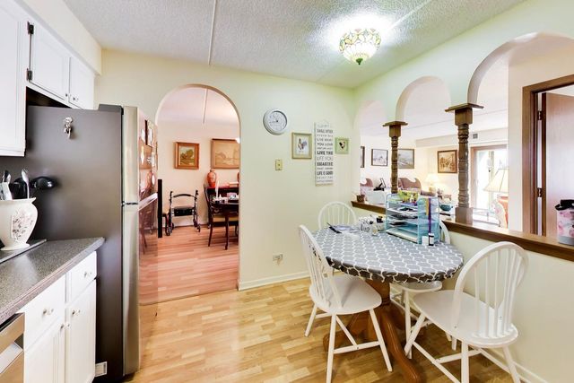 6455 W Belle Plaine Avenue 411, Chicago, IL 60634