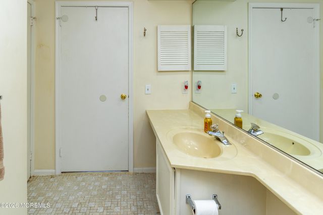 49 Chinkaberry Court, Howell, NJ 07731