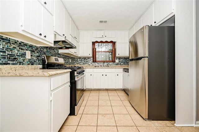 145 Glenloch Parkway, Stockbridge, GA 30281