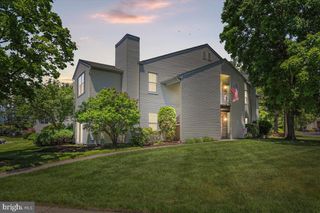 9 VILLAGE CT, Mount Laurel, NJ 08054