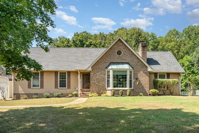 8049 New Chapel Rd, Springfield, TN 37172