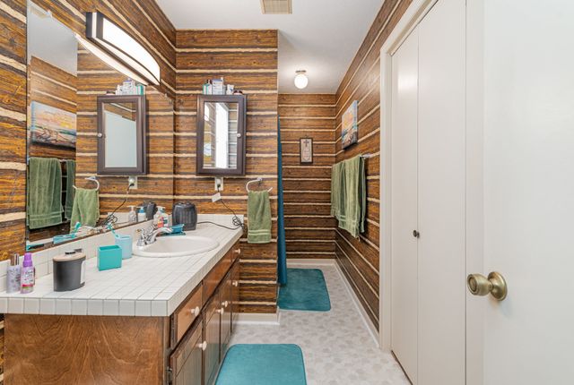 8049 New Chapel Rd, Springfield, TN 37172