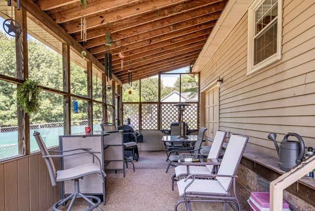 8049 New Chapel Rd, Springfield, TN 37172