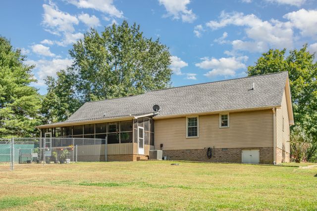 8049 New Chapel Rd, Springfield, TN 37172