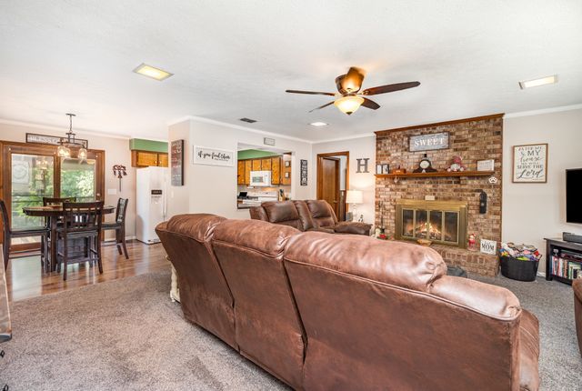 8049 New Chapel Rd, Springfield, TN 37172