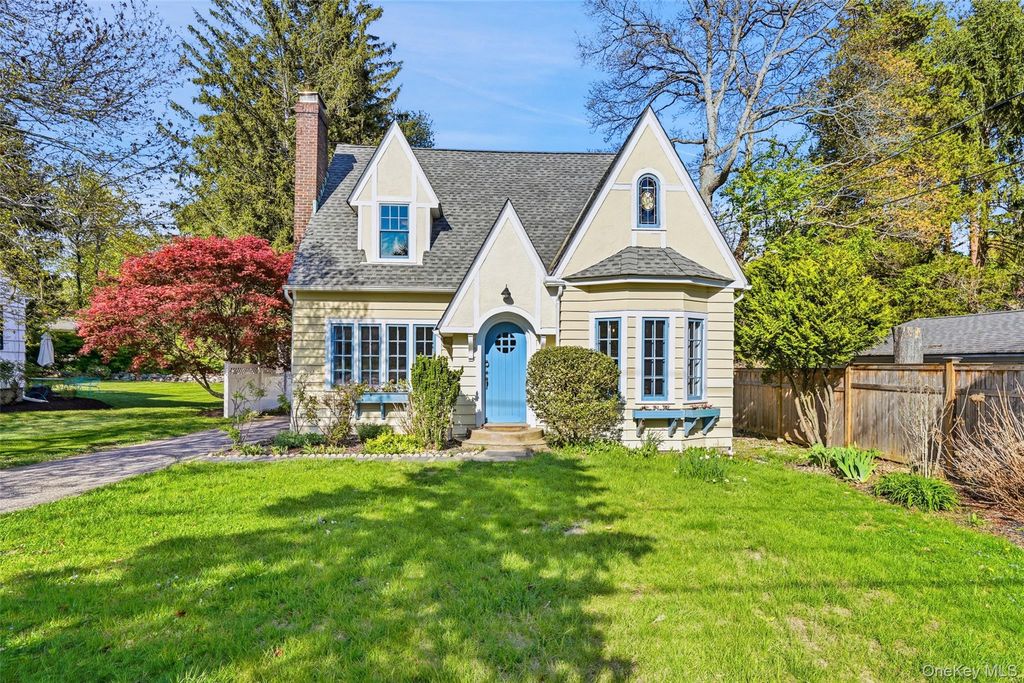 82 Crescent Terrace, Bedford Hills, NY 10507