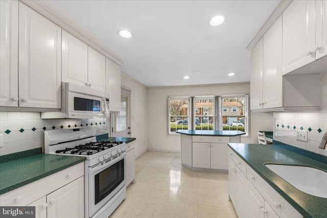 3209 ARMORY CT, Fairfax, VA 22030