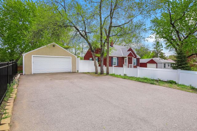 7425 York Terrace, Edina, MN 55435