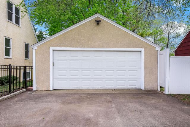 7425 York Terrace, Edina, MN 55435