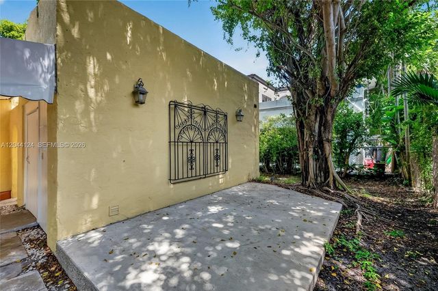 1107 Pizarro St, Coral Gables, FL 33134