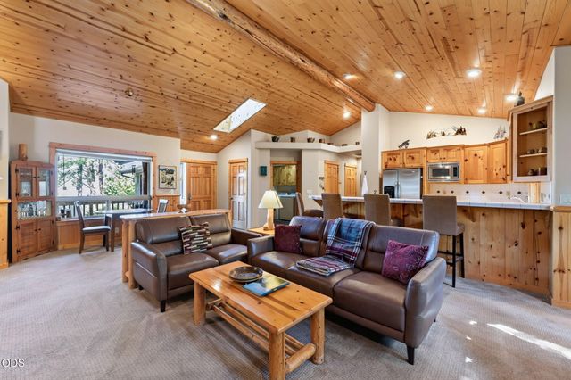 20118 Crystal Mountain Lane, Bend, OR 97702