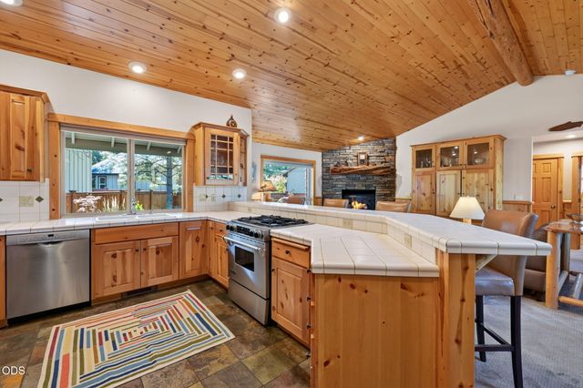 20118 Crystal Mountain Lane, Bend, OR 97702