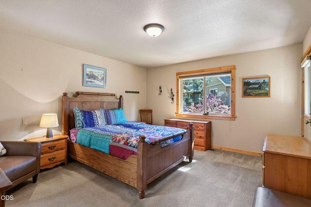 20118 Crystal Mountain Lane, Bend, OR 97702