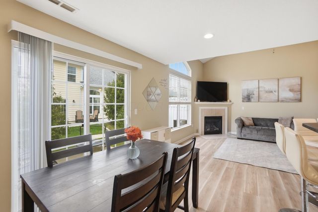 33 Lakes At Cheshire Drive, Delaware, OH 43015