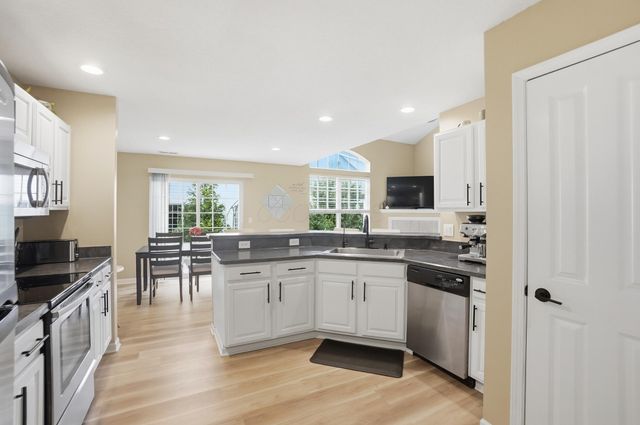 33 Lakes At Cheshire Drive, Delaware, OH 43015