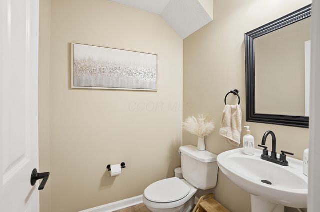 33 Lakes At Cheshire Drive, Delaware, OH 43015