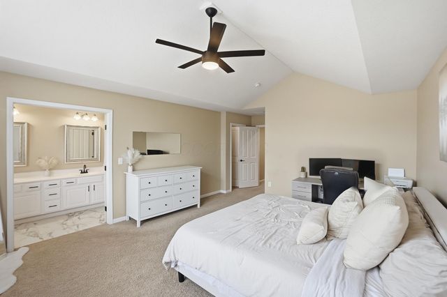 33 Lakes At Cheshire Drive, Delaware, OH 43015