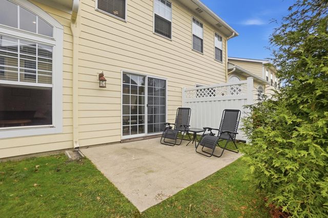 33 Lakes At Cheshire Drive, Delaware, OH 43015