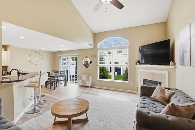 33 Lakes At Cheshire Drive, Delaware, OH 43015