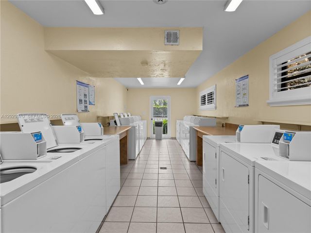 9301 SW 92nd Ave 204C, Miami, FL 33176