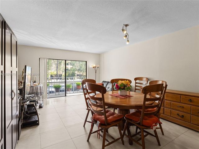 9301 SW 92nd Ave 204C, Miami, FL 33176