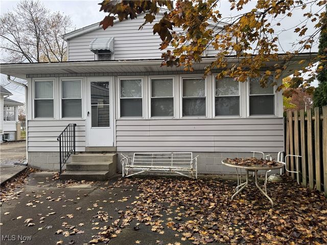 246 29th Street NW, Barberton, OH 44203