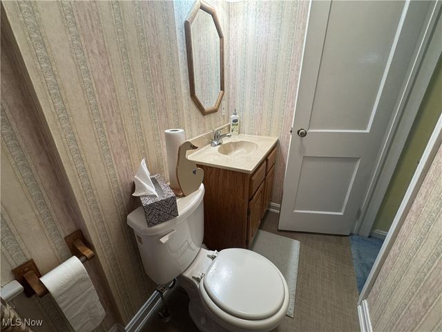 246 29th Street NW, Barberton, OH 44203