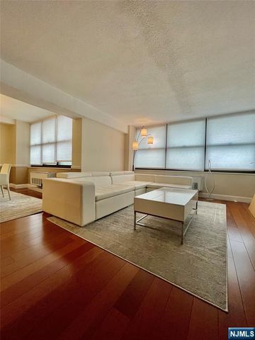7002 Boulevard East 6R, Guttenberg, NJ 07093