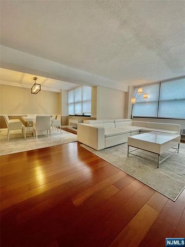 7002 Boulevard East 6R, Guttenberg, NJ 07093