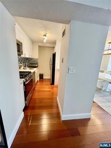 7002 Boulevard East 6R, Guttenberg, NJ 07093