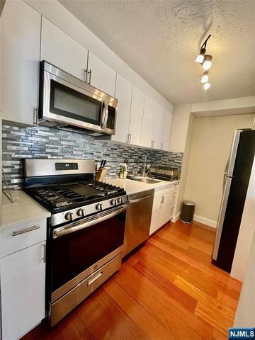 7002 Boulevard East 6R, Guttenberg, NJ 07093