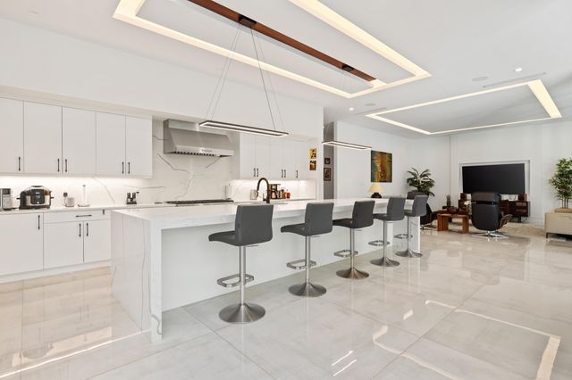 10 Coconut Road, Delray Beach, FL 33444