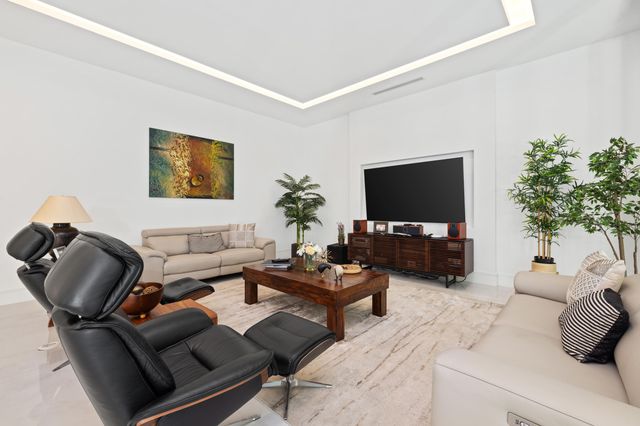 10 Coconut Road, Delray Beach, FL 33444