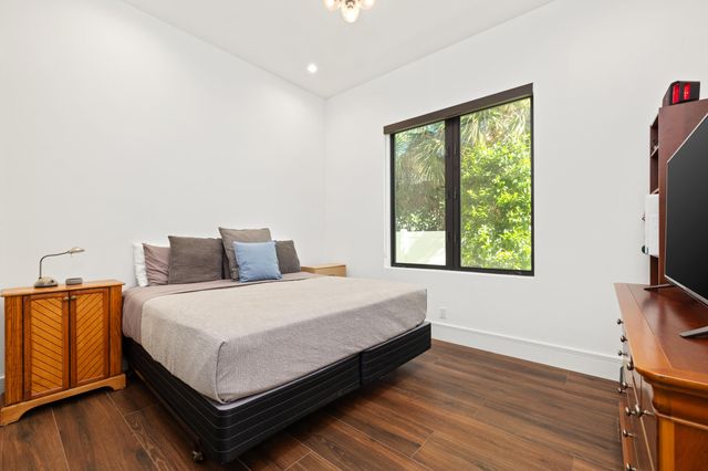 10 Coconut Road, Delray Beach, FL 33444